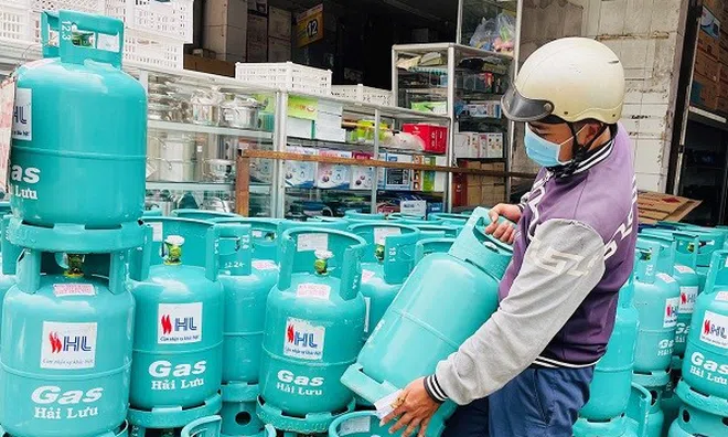 Giá gas tăng sốc, bình 12kg vượt mốc nửa triệu đồng