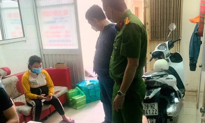 Khánh Hòa: Triệt phá vụ mua bán kit test COVID-19, khẩu trang không rõ nguồn gốc