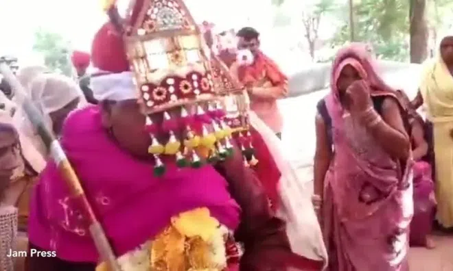 Chú rể kết hôn với 3 cô dâu cùng lúc, sự thật phía sau càng gây sốc nặng