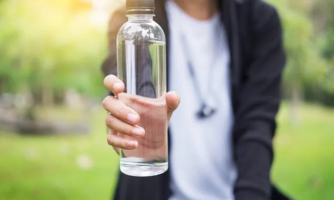 Uống nước có giúp giảm cân không?