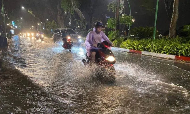 Các tỉnh Bắc Bộ và Trung Bộ bước vào đợt mưa lớn kéo dài