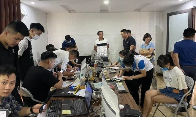 Phá đường dây cho vay lãi nặng hơn 1.800 tỷ đồng: Các đối tượng "khủng bố tinh thần" con nợ thế nào?