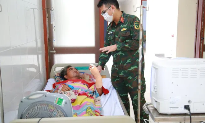 Khánh Hòa: Cấp cứu ngư dân bị tai nạn lao động trên biển