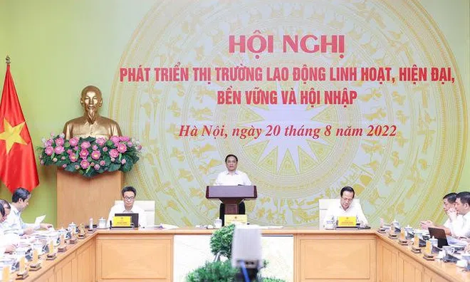 Thủ tướng nhấn mạnh 9 nhóm giải pháp phát triển thị trường lao động