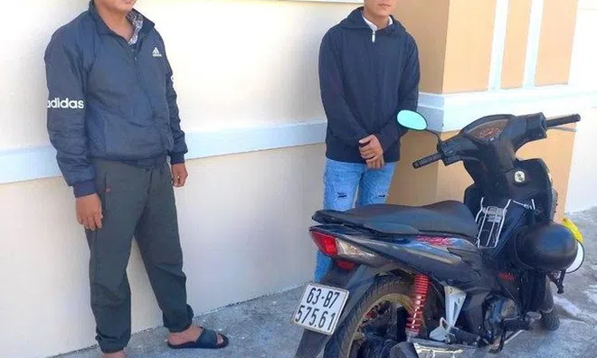 Hù dọa bị "vong nhập", 2 "thầy cúng" rởm đòi nữ gia chủ đưa 16 triệu đồng