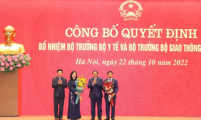 Trao quyết định bổ nhiệm Bộ trưởng Bộ Y tế và Bộ trưởng Bộ GTVT