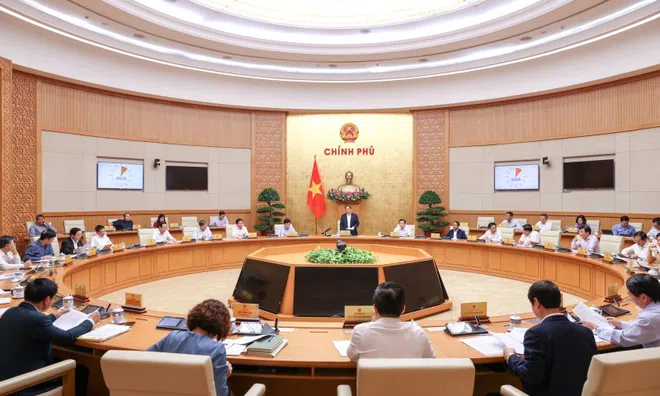 Thủ tướng: Xử lý nghiêm việc tung tin giả, phá hoại nền kinh tế