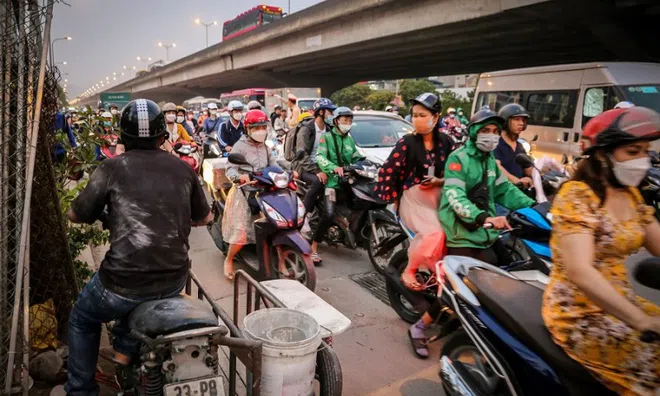 Sở GTVT Hà Nội nói gì về đề xuất xén vỉa hè mở rộng đường Nguyễn Xiển?