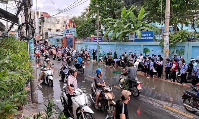 Chậm nhất đến đầu học kỳ 2, các trường ở TP.HCM phải thực hiện lùi giờ học