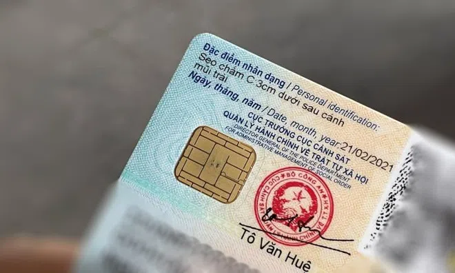 Từ ngày 1/1/2023, người dân không phải nộp hay xuất trình sổ hộ khẩu, sổ tạm trú
