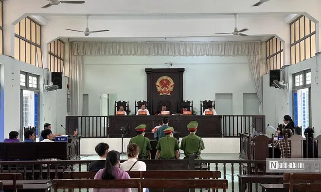 Bản án cho nghịch tử dùng kéo tước đoạt mạng sống cha ruột