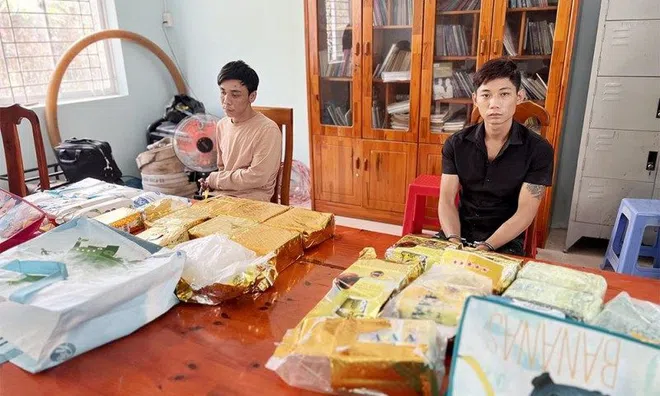 Bắt hai đối tượng vận chuyển 18,6 kg ma túy từ Campuchia về Việt Nam
