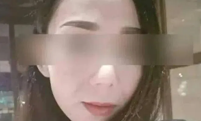 Vào khách sạn với trai trẻ, người phụ nữ 50 tuổi bàng hoàng khi bước ra khỏi phòng tắm