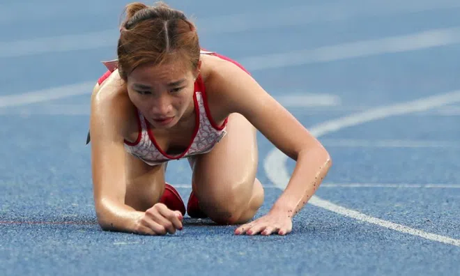 "Nữ hoàng điền kinh" và nước mắt trên đường chạy