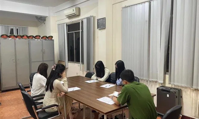 Vì sao đường dây ca sĩ, người mẫu, hot tiktoker bán dâm bị triệt phá?