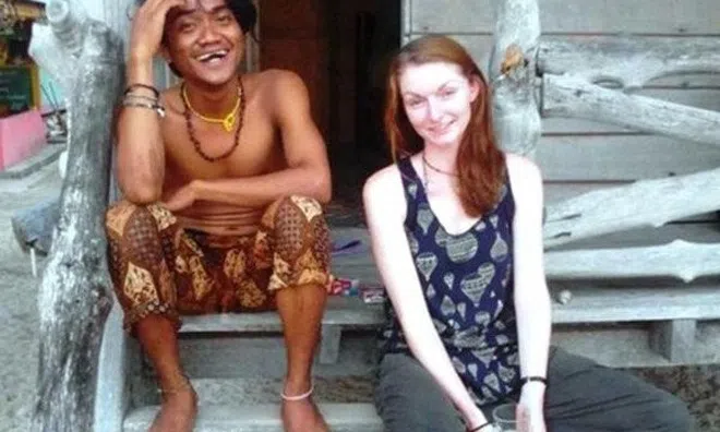 Cặp "chồng cú vợ tiên" từng bị khuyên đừng đẻ, nay sinh con gái "cực phẩm"