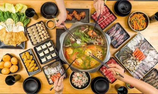 Cận Tết ăn lẩu nhúng các loại rau thủy sinh cẩn thận rước bệnh