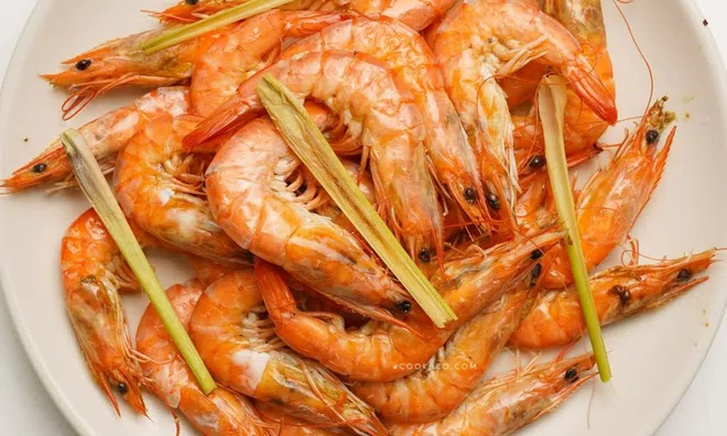 Bật mí công thức làm món tôm hấp sả thơm nức mũi, thịt ngon ngọt