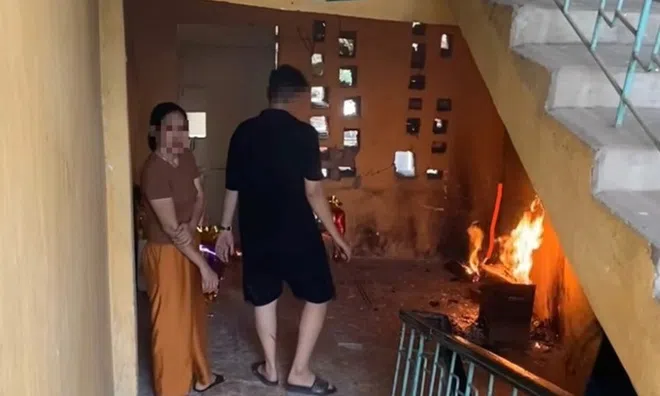 Thấy đốt vàng mã ở cầu thang khu tập thể, cô gái góp ý nhận câu trả lời "sốc"