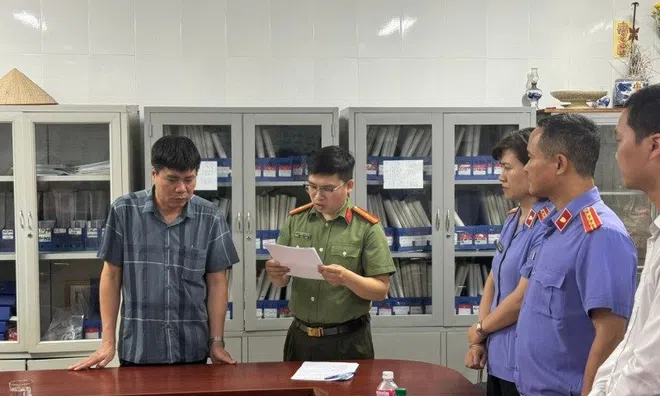 Trưởng khoa Bệnh viện tâm thần nhận hối lộ để cho bệnh nhân ra ngoài
