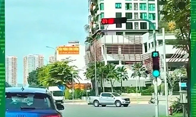 Vụ clip "Audi chạy đến đâu đèn xanh bật đến đó" ở TP.HCM: Ai là người quay clip?