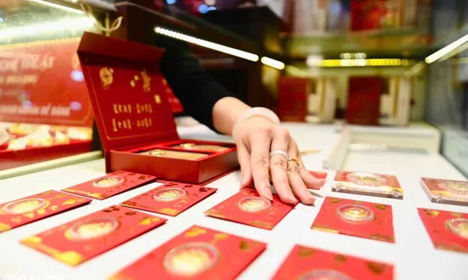 Giá vàng miếng SJC và vàng nhẫn tiếp tục tăng mạnh