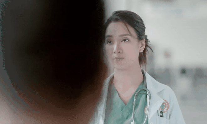 Ái Phương xứng đáng làm nữ chính `Hậu duệ mặt trời` bản Việt?