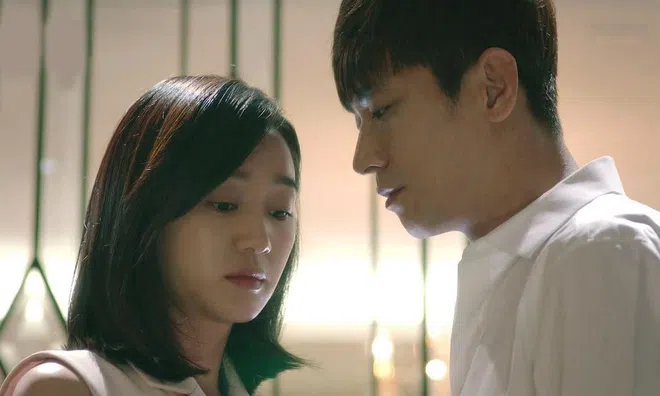 Nộp tiền “chăn” của bồ già mong được tha thứ, chồng kinh hãi trước hành động của vợ