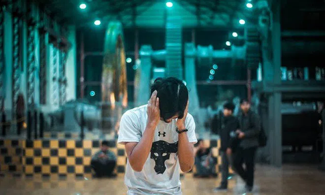 Lạ kỳ người phụ nữ mắc bệnh khó chịu vì nghe tiếng thở, từng định phẫu thuật để bị điếc