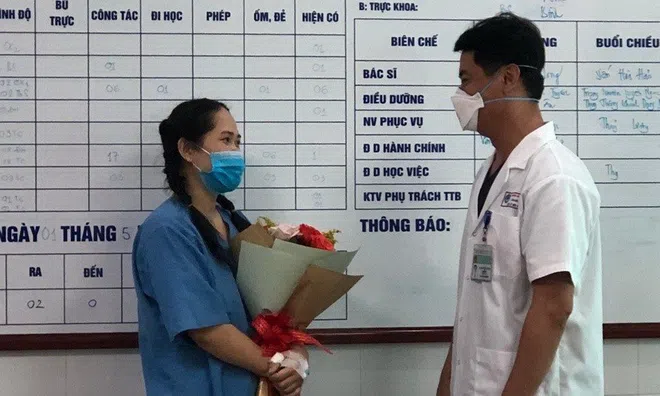 Nữ điều dưỡng bị sốc sau tiêm vắc xin Covid-19 đã xuất viện, không di chứng