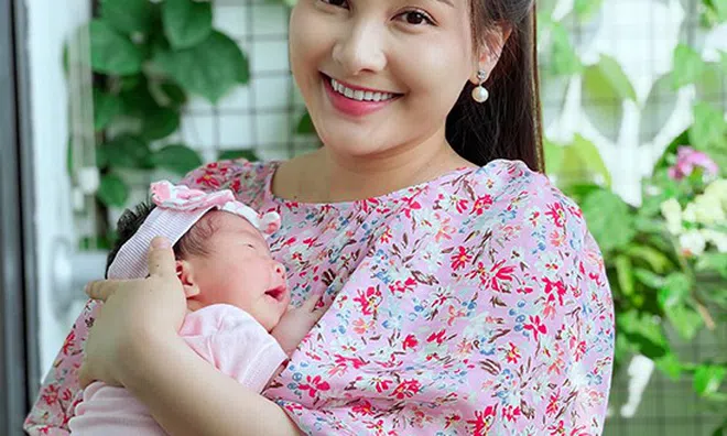 Bảo Thanh lần đầu khoe rõ mặt con gái
