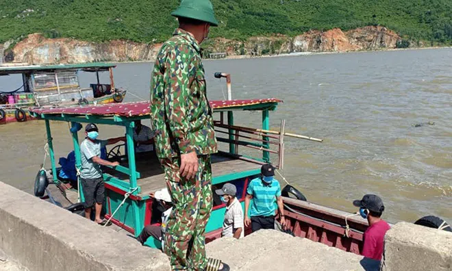 Thuê thuyền trốn khỏi khu cách ly, 6 ngư dân bị xử phạt