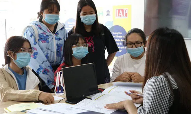 Độc đáo: Trường đại học "xét tuyển ship tận nhà" giữa mùa dịch