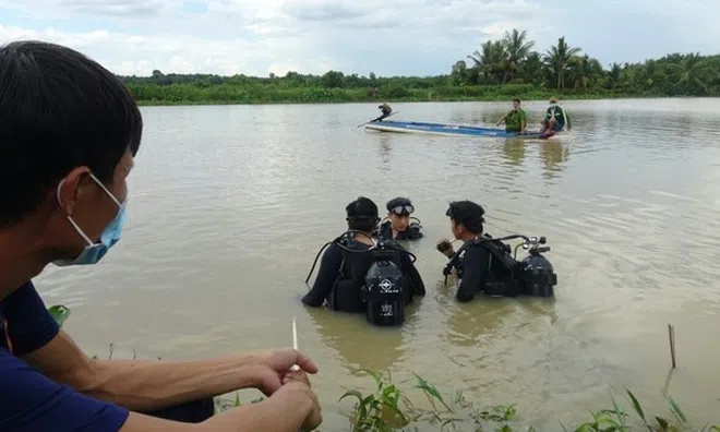 Thấy bạn đuối nước, thiếu niên bơi ra cứu rồi mất tích