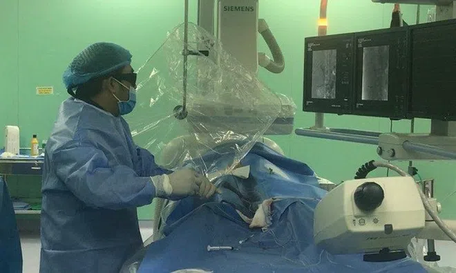 30 phút can thiệt nội mạch cứu bệnh nhân vỡ mạch thắt lưng nguy kịch