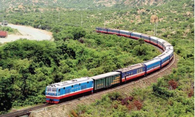 Giao thông tuần qua: VNR muốn vay 800 tỷ không tính lãi để cầm cự, tiến độ cao tốc Phan Thiết - Dầu Giây 'mắc kẹt'