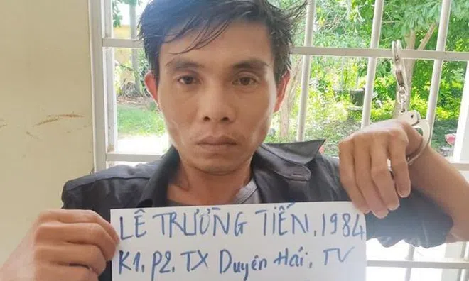 Khởi tố kẻ cầm dao khống chế định cưỡng hiếp hai cô gái