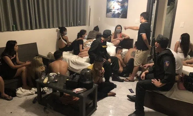 Bắt quả tang gần 100 nam nữ tụ tập sử dụng ma túy trong resort