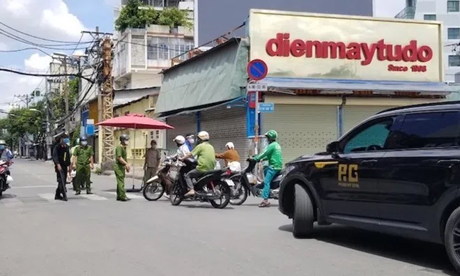TP.HCM xử phạt 203 trường hợp vi phạm sau 2 ngày thực hiện Chỉ thị 16