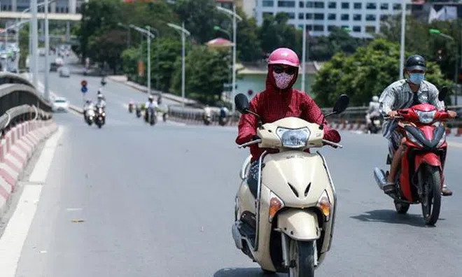Dự báo thời tiết 12/7: Hà Nội ngày nắng nóng, chiều tối và đêm có mưa dông