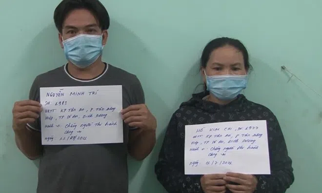 Tạm giữ đôi vợ chồng "thông chốt" kiểm dịch, dùng búa đánh Công an