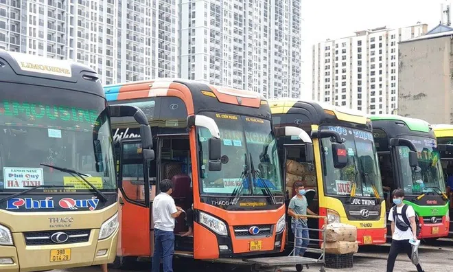 Hà Nội tạm dừng toàn bộ hoạt động vận tải khách đến các tỉnh phía Nam
