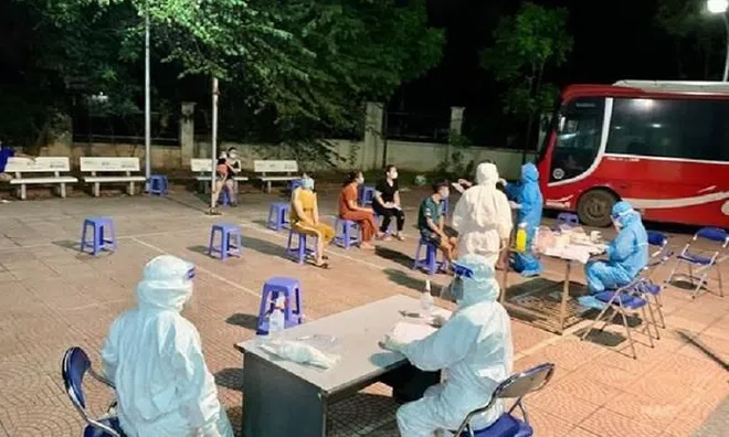 Trưa 27/7, Hà Nội thêm 36 ca dương tính COVID-19, có gia đình 5 người cũng nhiễm