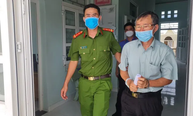 Bắt giam trưởng văn phòng công chứng do sai phạm liên quan đến đất đai