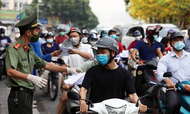 Hà Nội sẽ điều chỉnh việc kiểm tra giấy đi đường đúng mục đích, đối tượng