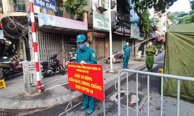 Hà Nội: Phong tỏa một đoạn phố Đội Cấn do liên quan đến 16 ca COVID-19