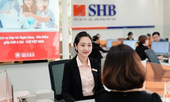 Em dâu Phó Tổng giám đốc một ngân hàng bị xử phạt vì mua cổ phiếu không báo cáo