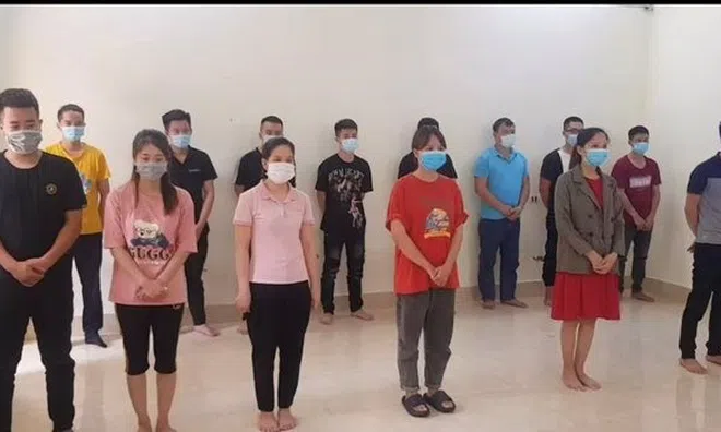 Khởi tố 12 người trong đường dây làm giả phiếu xét nghiệm Covid-19 bán cho người dân