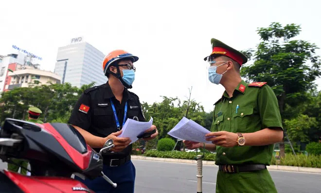 Hà Nội: Thông tin chi tiết về 6 nhóm đối tượng được cấp giấy đi đường