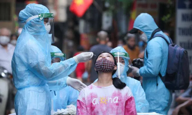 Hà Nội: Vào viện chăm con, người phụ nữ F1 thành F0